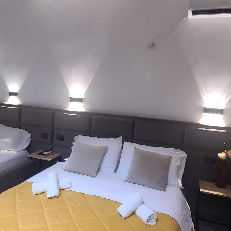 Hotel Noel Vlorë Buitenkant foto