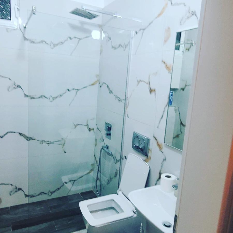 Hotel Noel Vlorë Buitenkant foto