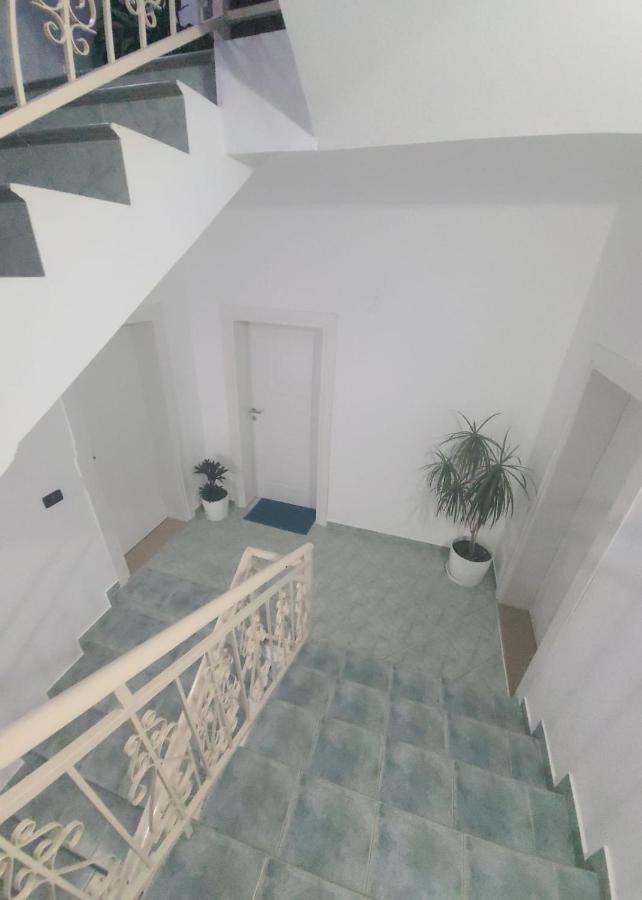 Hotel Noel Vlorë Buitenkant foto