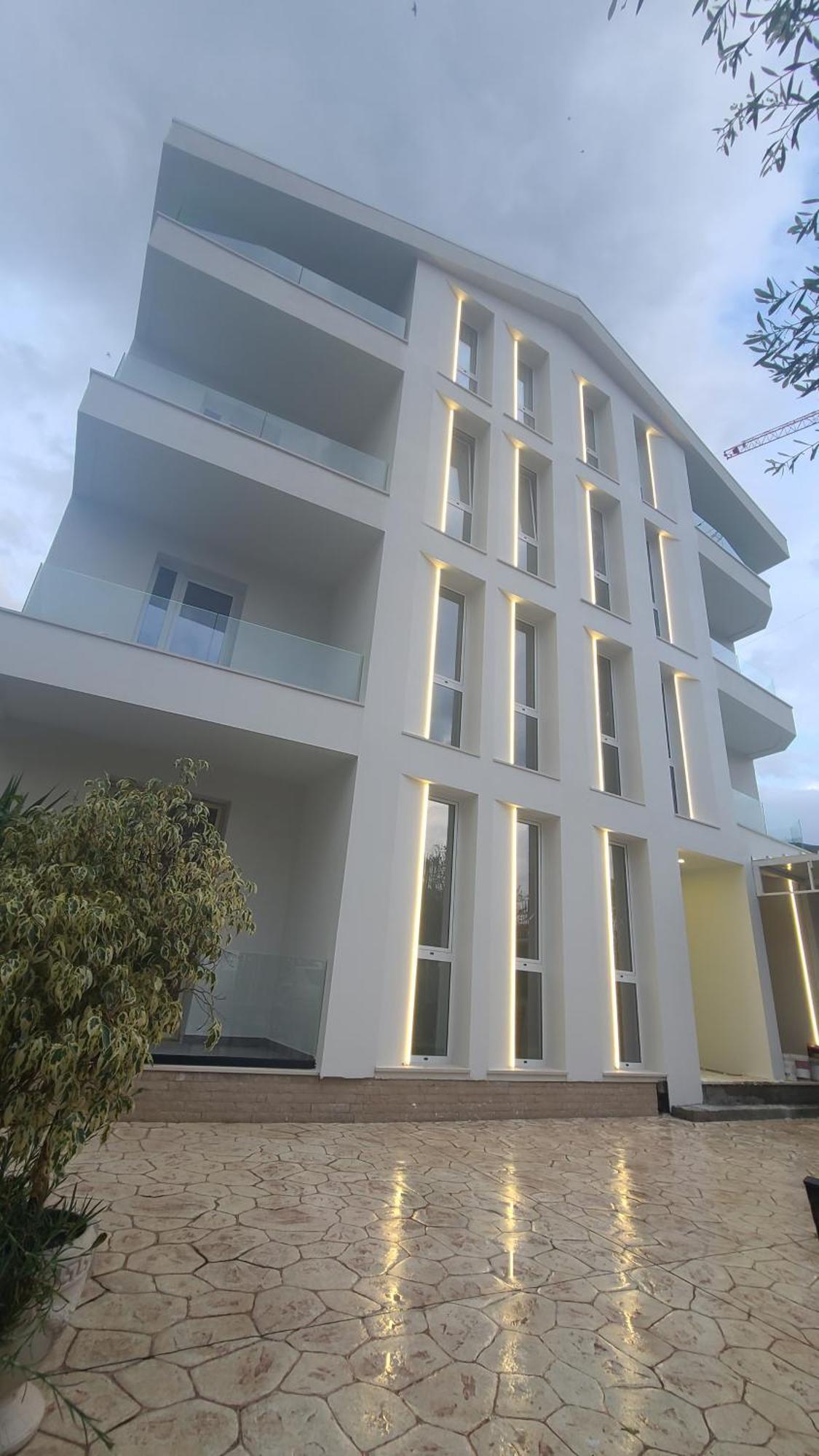 Hotel Noel Vlorë Buitenkant foto