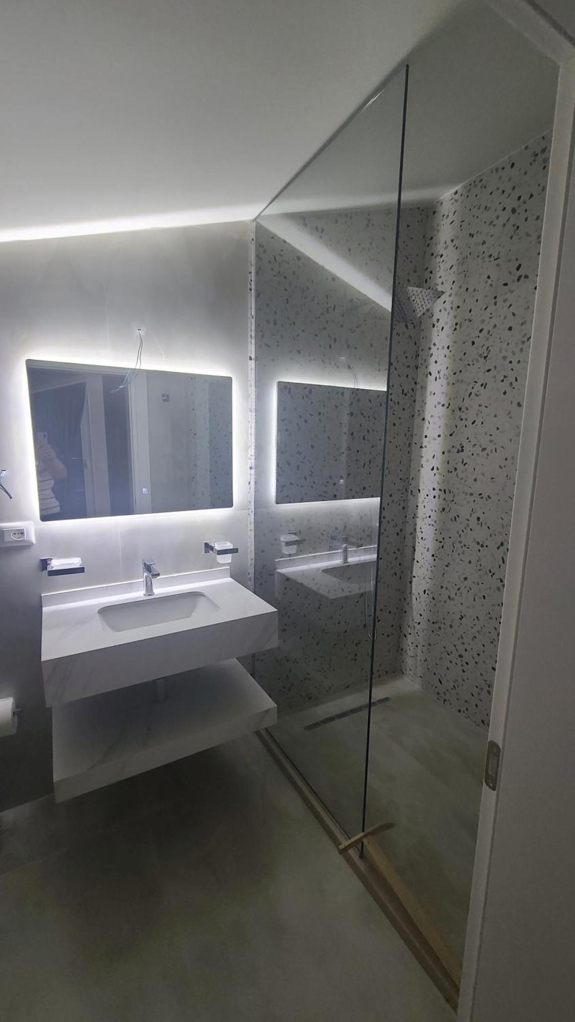 Hotel Noel Vlorë Buitenkant foto
