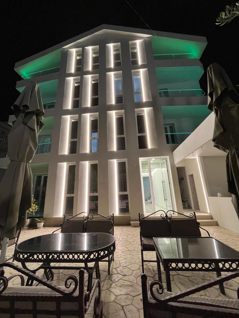 Hotel Noel Vlorë Buitenkant foto