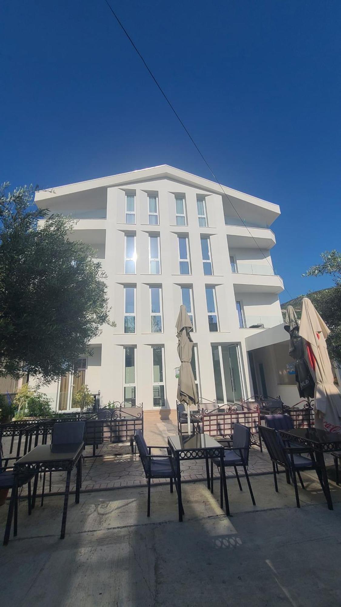 Hotel Noel Vlorë Buitenkant foto