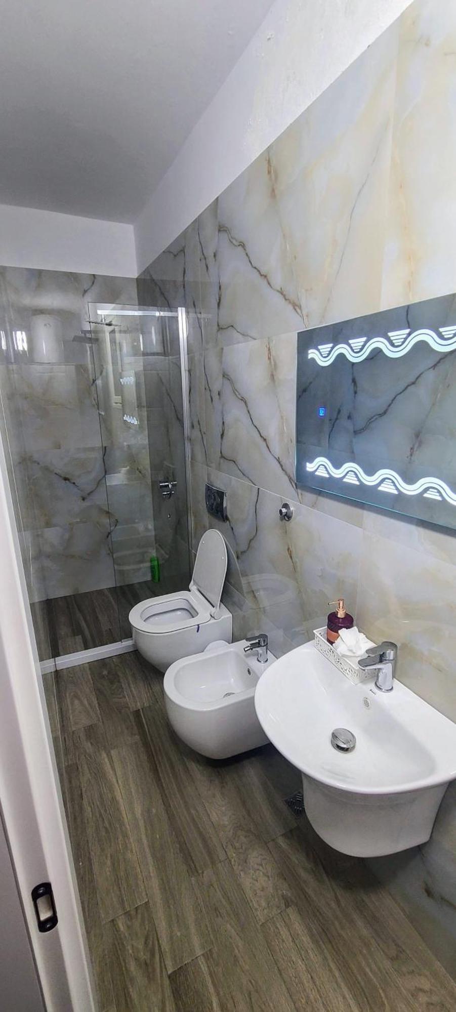 Hotel Noel Vlorë Buitenkant foto
